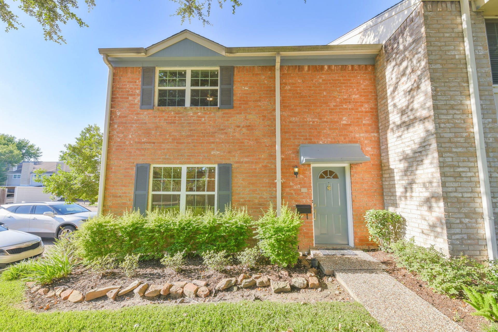 1687 W Sam Houston Parkway S, Houston, TX 77042 Front Entrance
