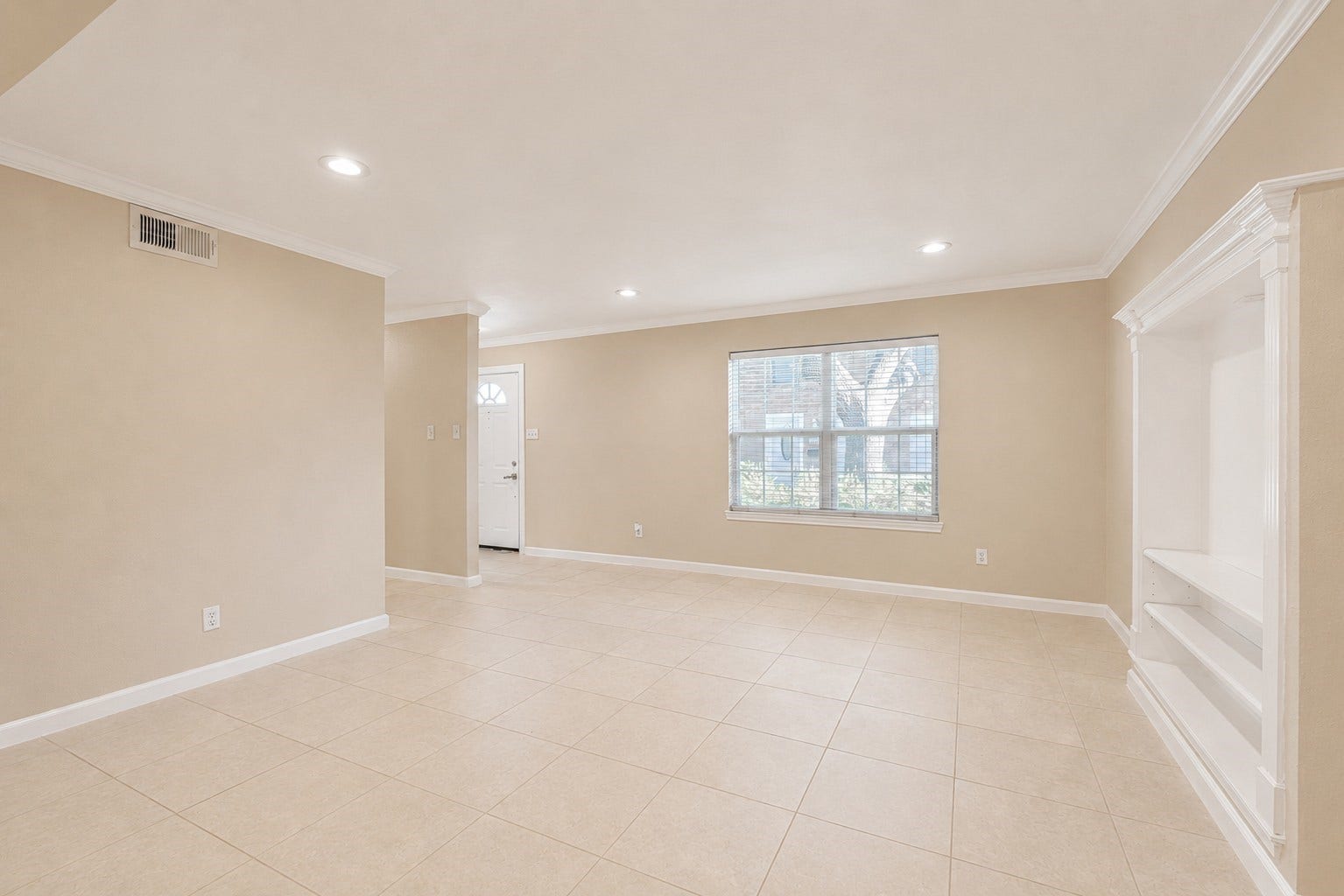 1687 W Sam Houston Parkway S, Houston, TX 77042 Formal Living & Dining