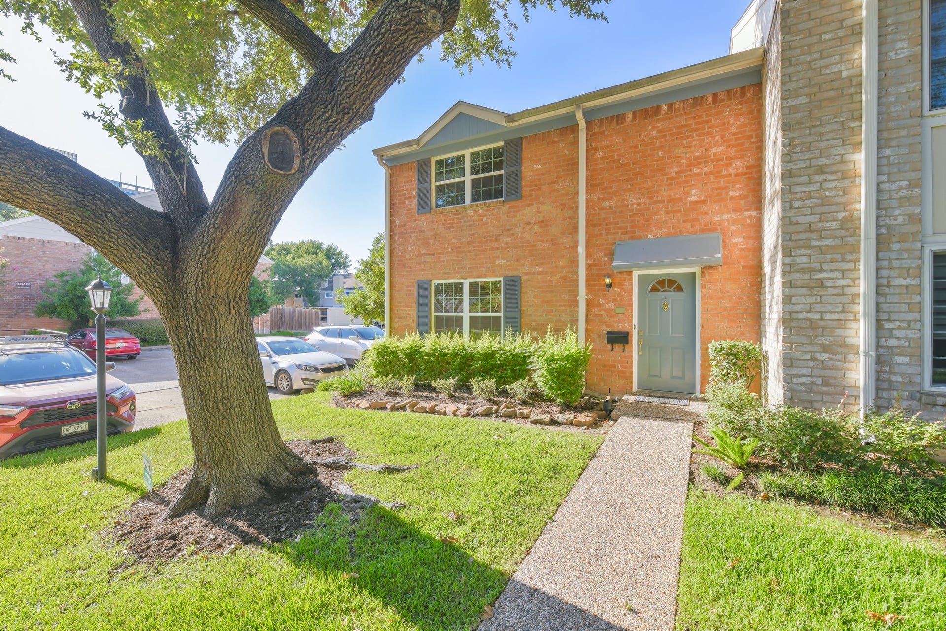 1687 W Sam Houston Parkway S, Houston, TX 77042 Front Entrance