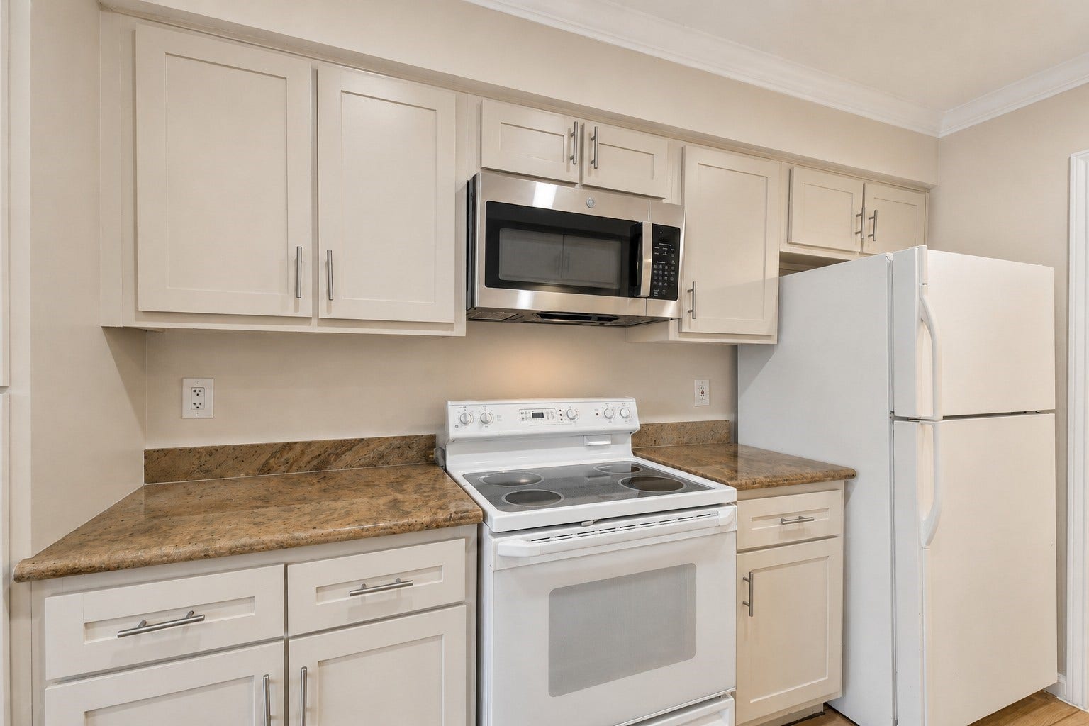 1687 W Sam Houston Parkway S, Houston, TX 77042 Kitchen
