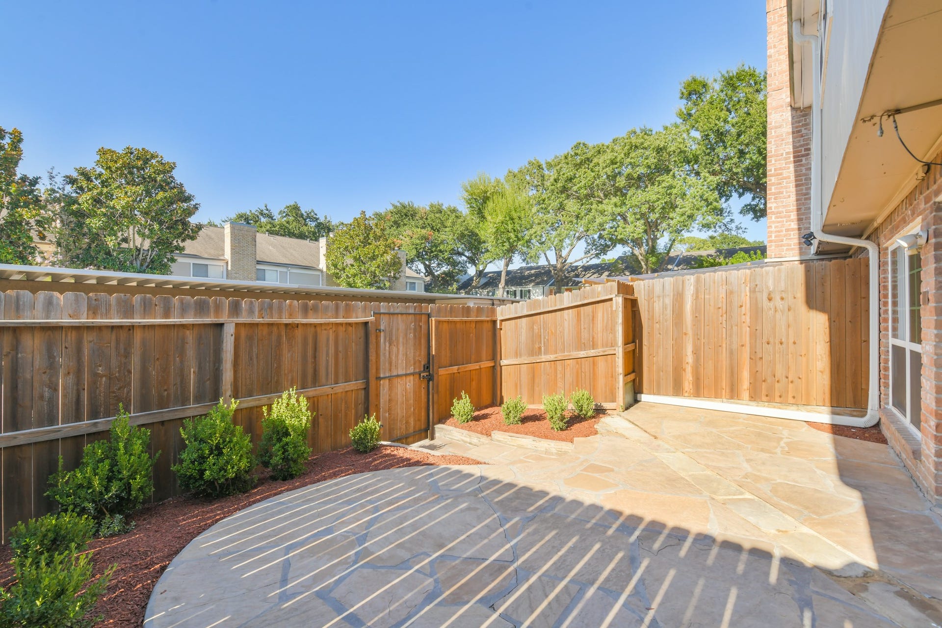 1687 W Sam Houston Parkway S, Houston, TX 77042 Backyard