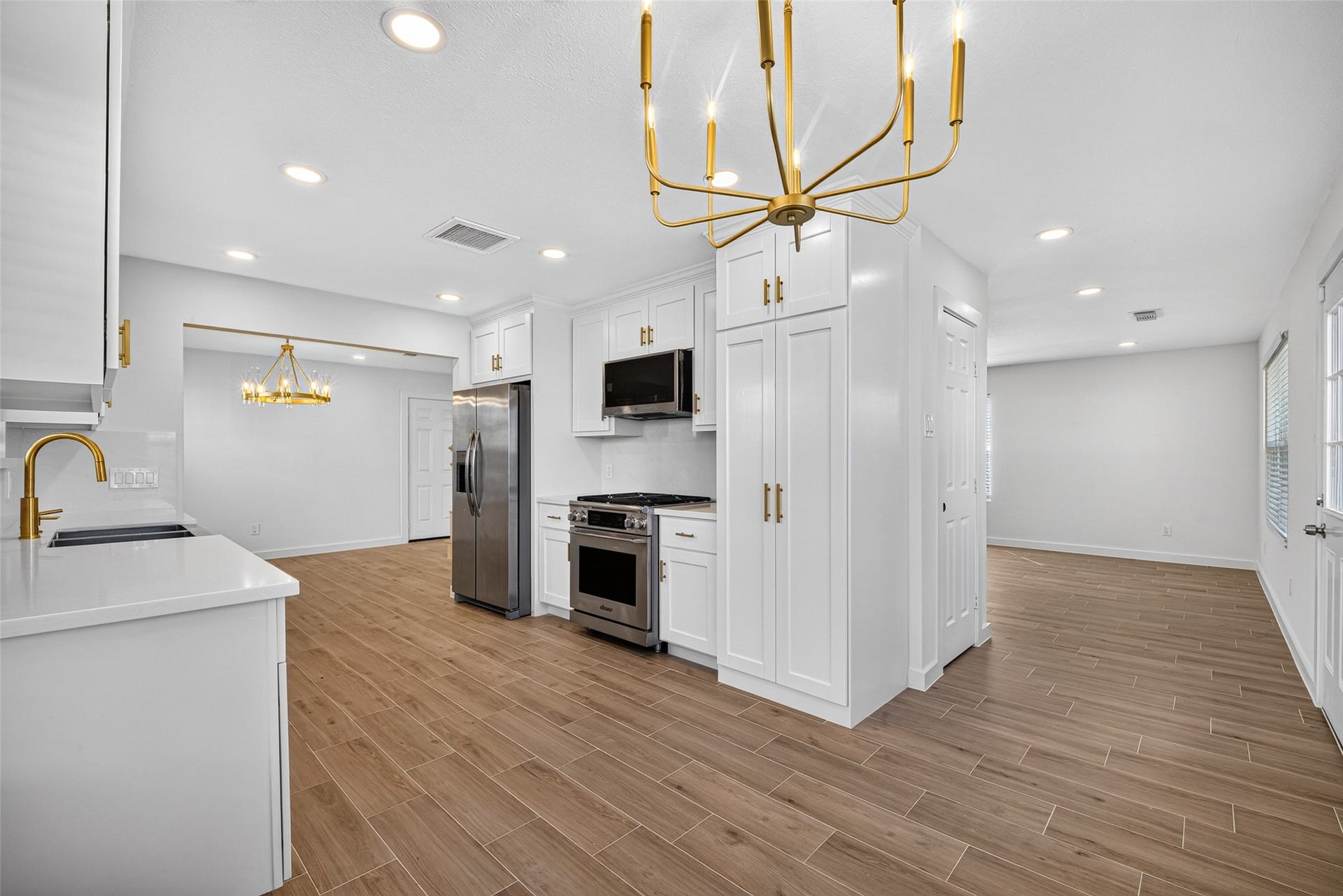 12615 Verdant Brook Drive, Houston, TX 77085 12615 Verdant Brook Drive, Houston, TX 77085