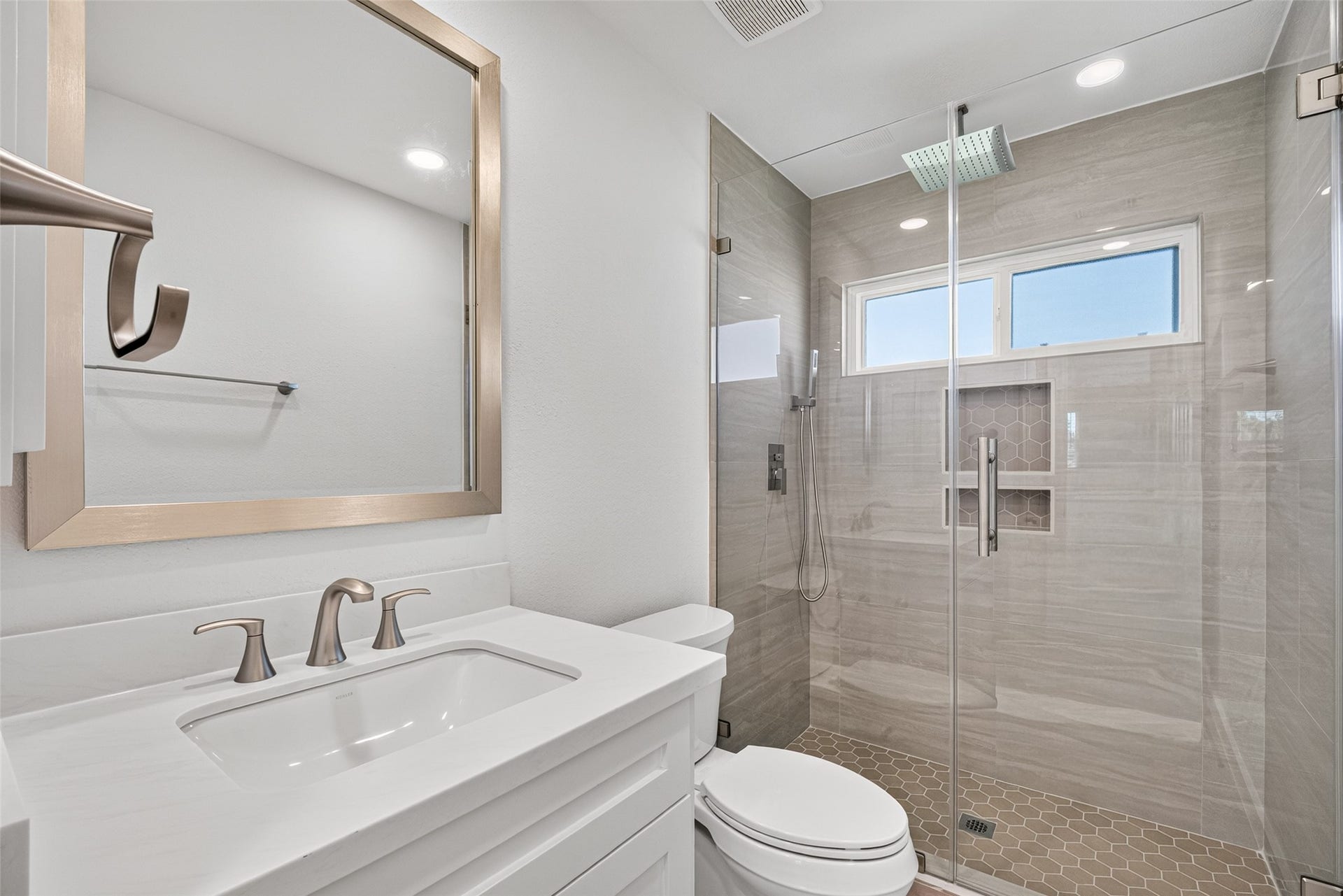 12615 Verdant Brook Drive, Houston, TX 77085 12615 Verdant Brook Drive, Houston, TX 77085