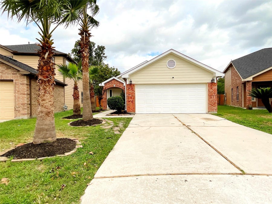 Property photo for 11927 Mule Springs Drive, Houston, TX