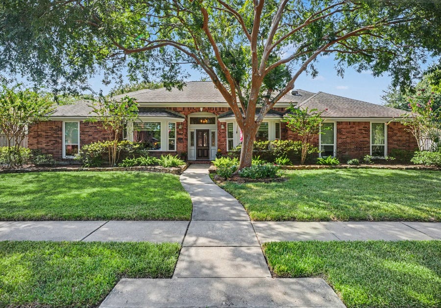 Property photo for 903 Live Oak Lane, Seabrook, TX