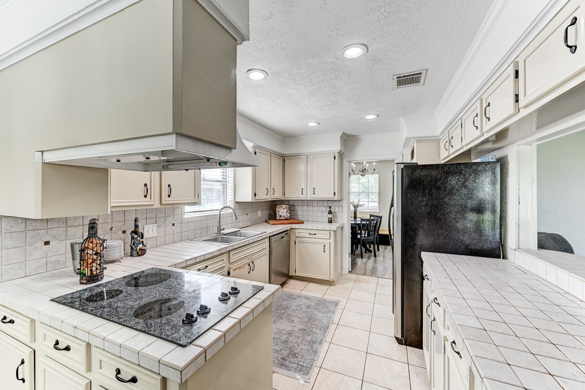 1130 Old Mill Lane, Houston, TX 77073 1130 Old Mill Lane, Houston, TX 77073