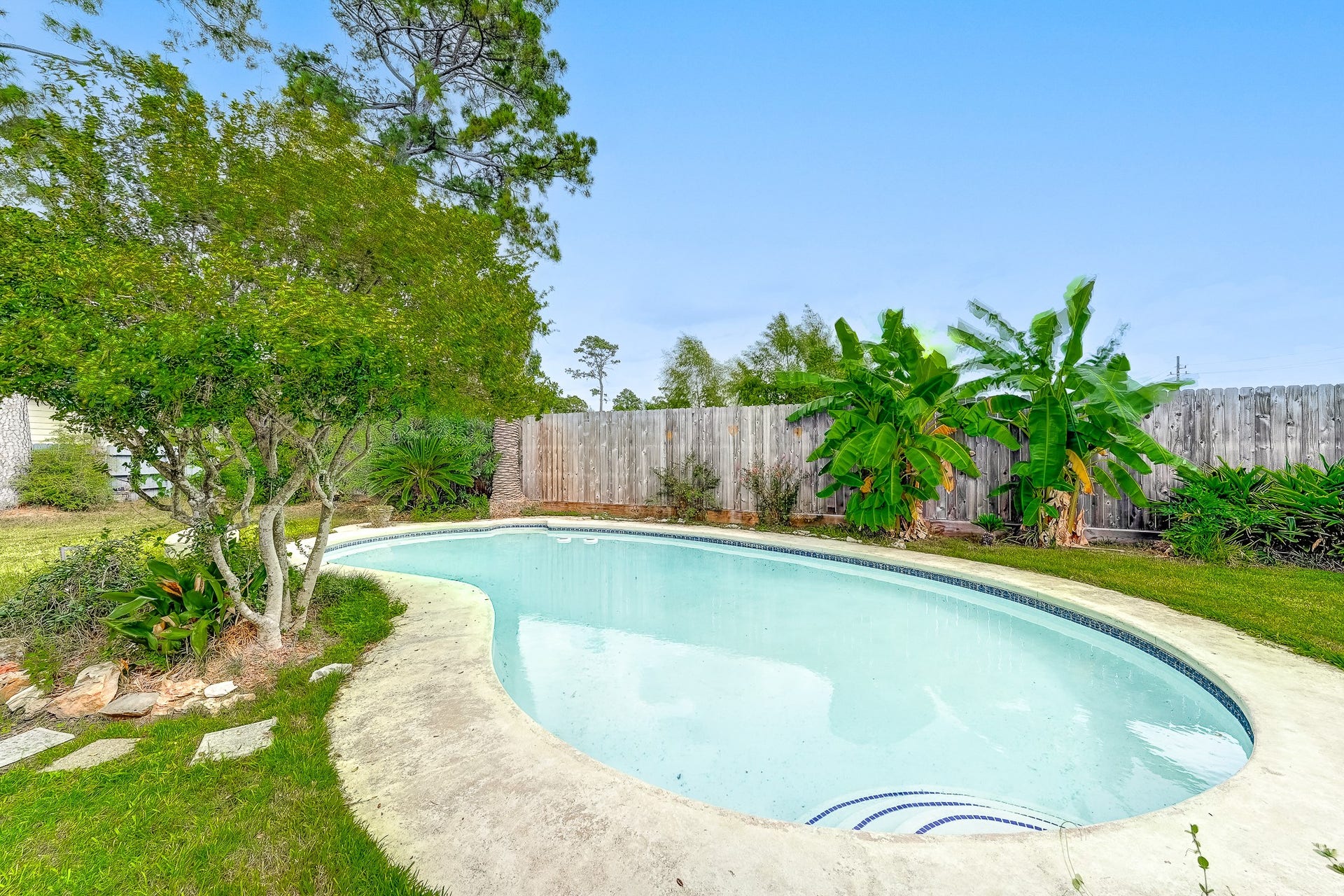 1130 Old Mill Lane, Houston, TX 77073 1130 Old Mill Lane, Houston, TX 77073
