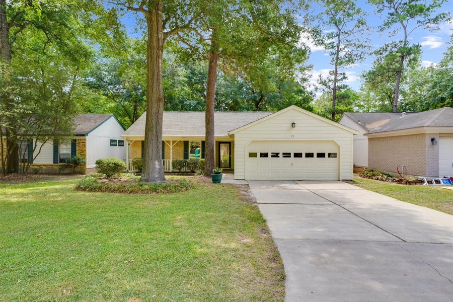 Property photo for 21 E Brookberry Court, The Woodlands, TX