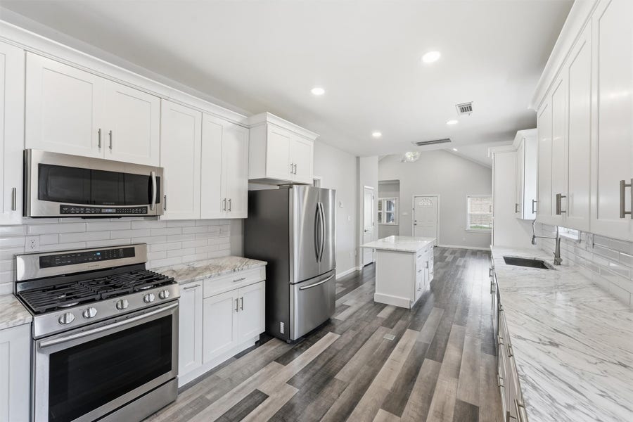 Property photo for 202 E 34th Street, Houston, TX