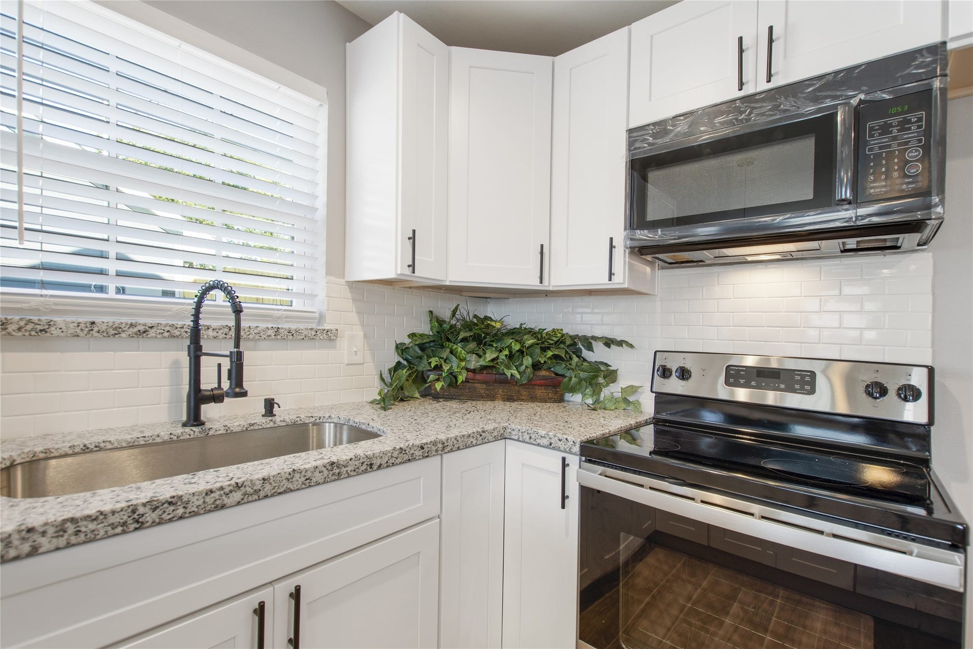 707 Hamon Drive, Pasadena, TX 77506