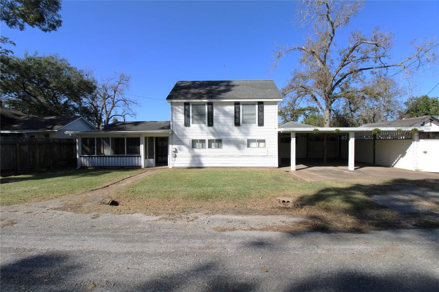 Property photo for 401 E 5th St, Sweeny, TX