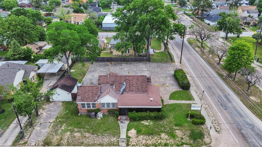 Property photo for 713 Fairbanks Street, Houston, TX