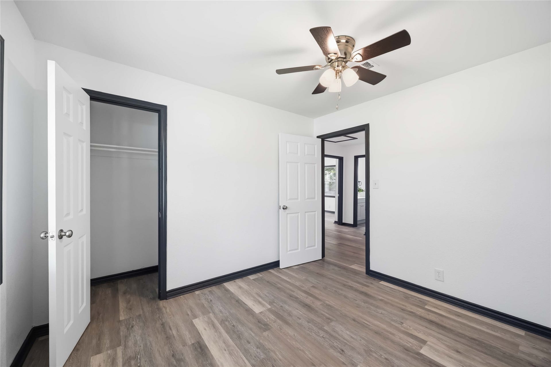 9723 Oldcrest Drive, Stafford, TX 77477 Secondary bedroom facing the backyard.