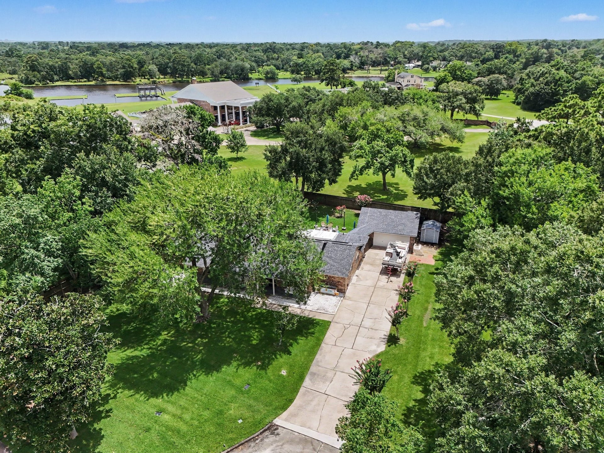 4318 Meadow Glenn Drive, Dickinson, TX 77539 4318 Meadow Glenn Drive, Dickinson, TX 77539