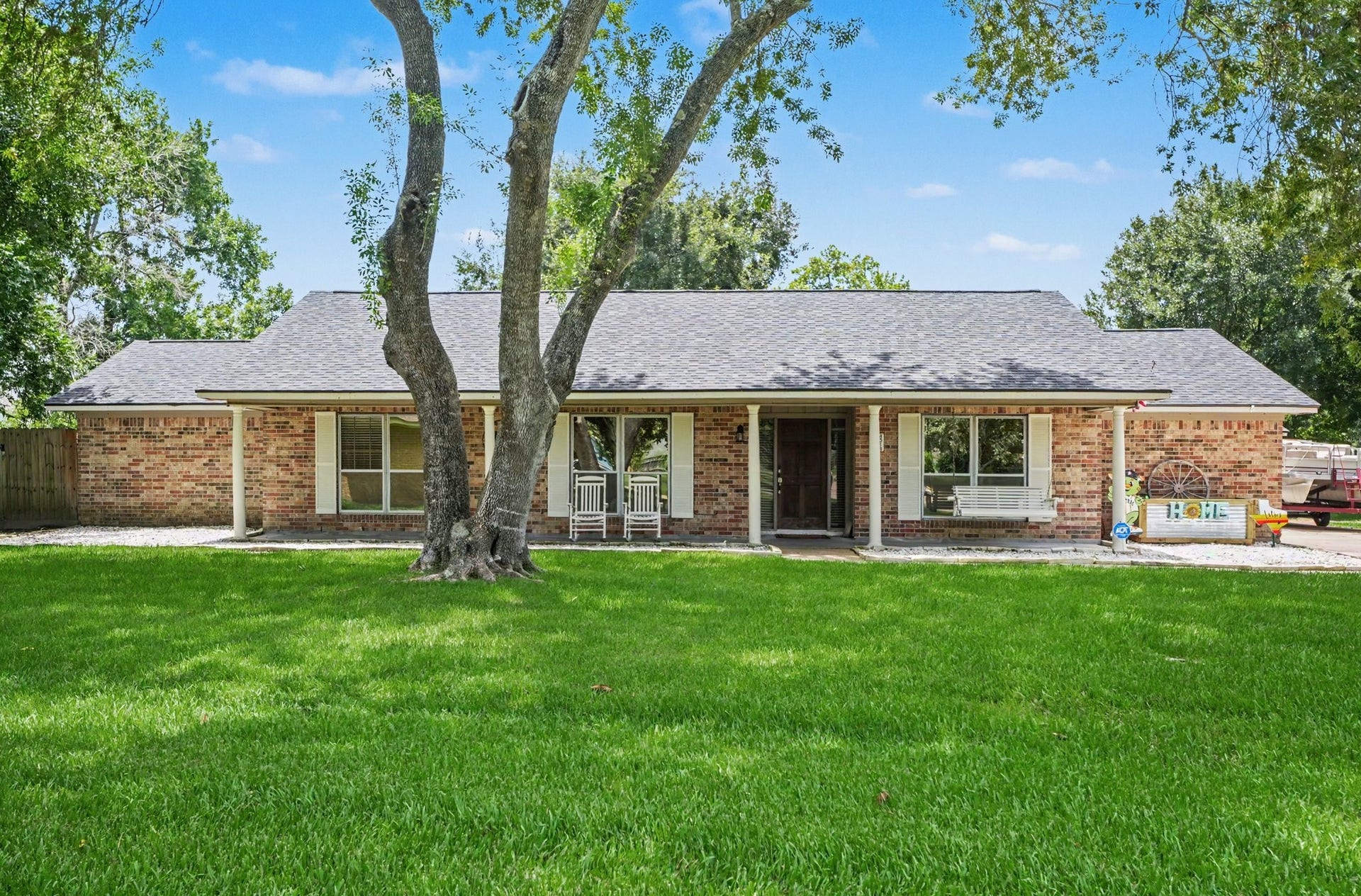 4318 Meadow Glenn Drive, Dickinson, TX 77539 4318 Meadow Glenn Drive, Dickinson, TX 77539