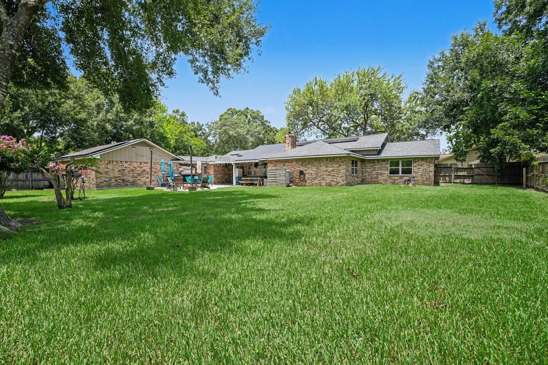 4318 Meadow Glenn Drive, Dickinson, TX 77539 4318 Meadow Glenn Drive, Dickinson, TX 77539