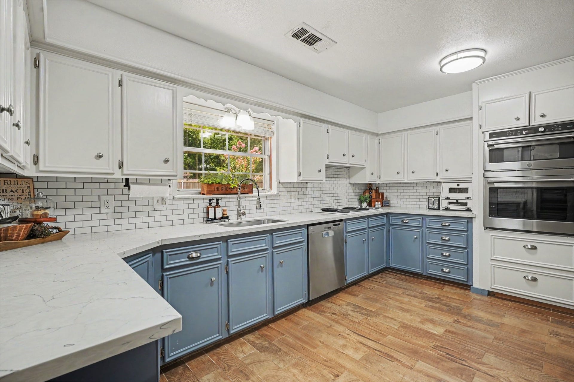 4318 Meadow Glenn Drive, Dickinson, TX 77539 4318 Meadow Glenn Drive, Dickinson, TX 77539