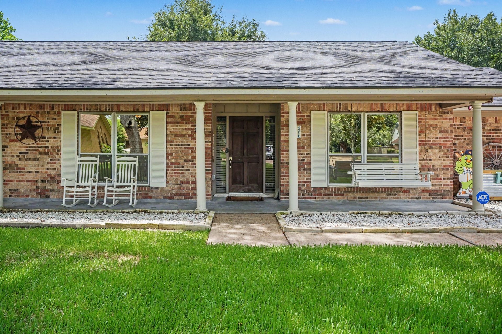4318 Meadow Glenn Drive, Dickinson, TX 77539 4318 Meadow Glenn Drive, Dickinson, TX 77539