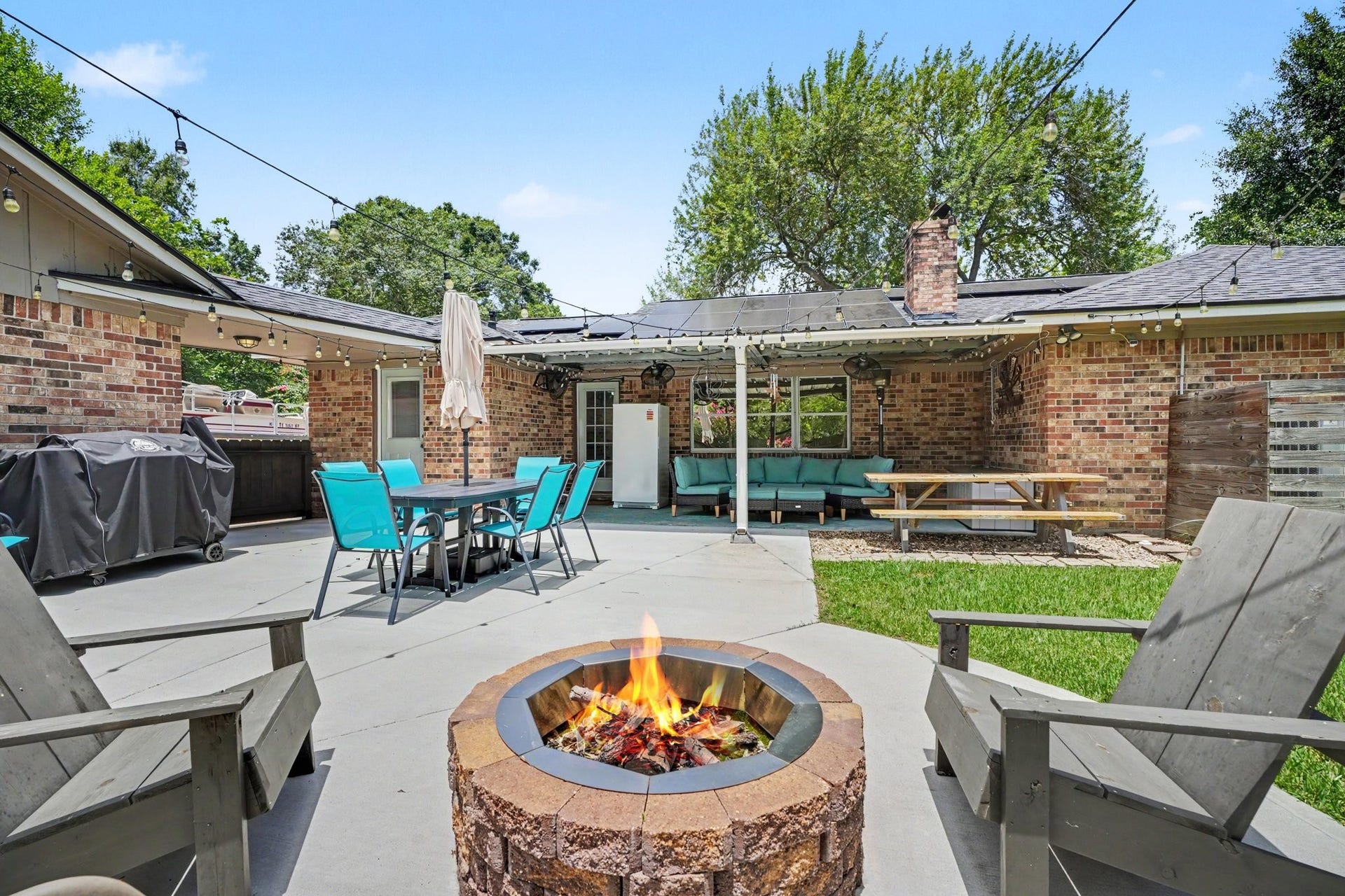 4318 Meadow Glenn Drive, Dickinson, TX 77539 4318 Meadow Glenn Drive, Dickinson, TX 77539