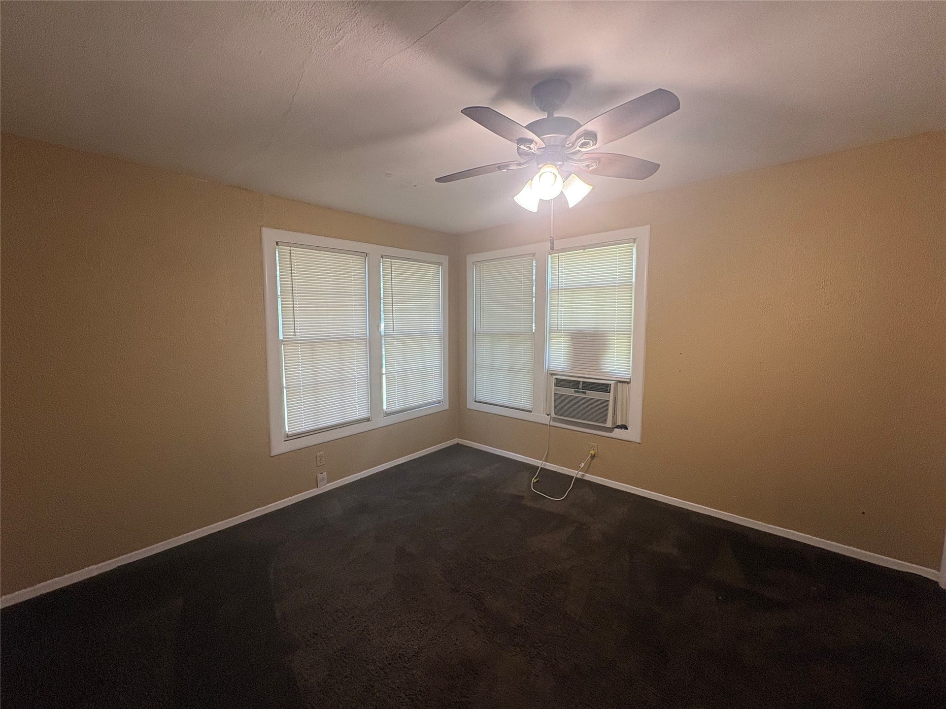 913 Meyers Street, Clute, TX 77531 913 Meyers Street, Clute, TX 77531