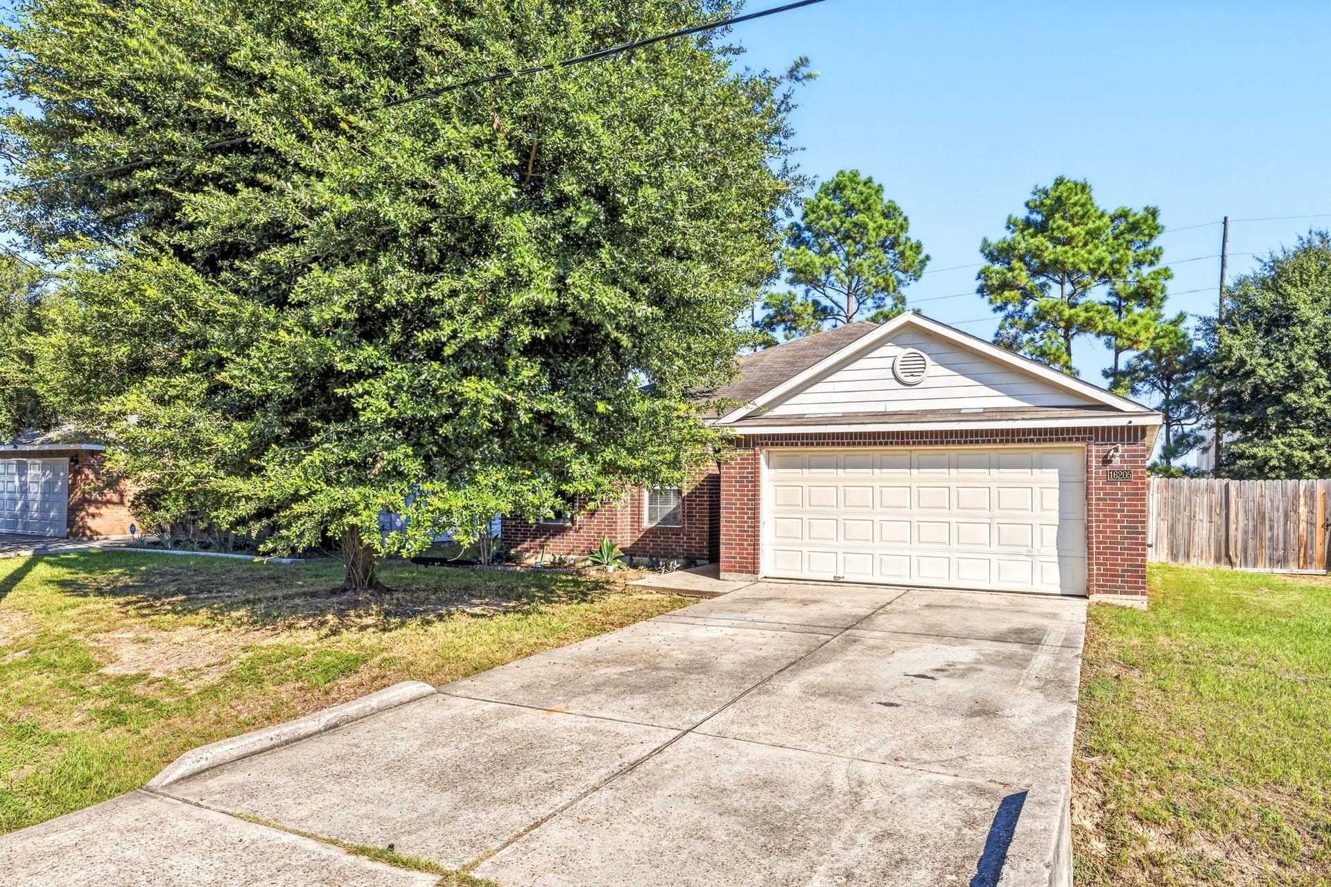 16205 Sun View Lane, Conroe, TX 77302