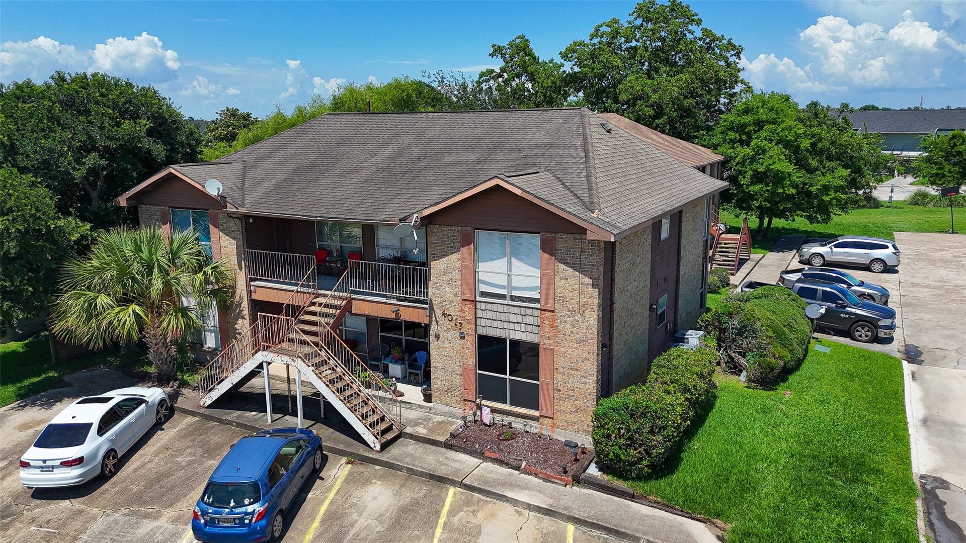 4017 Briar Hollow Drive, Dickinson, TX 77539