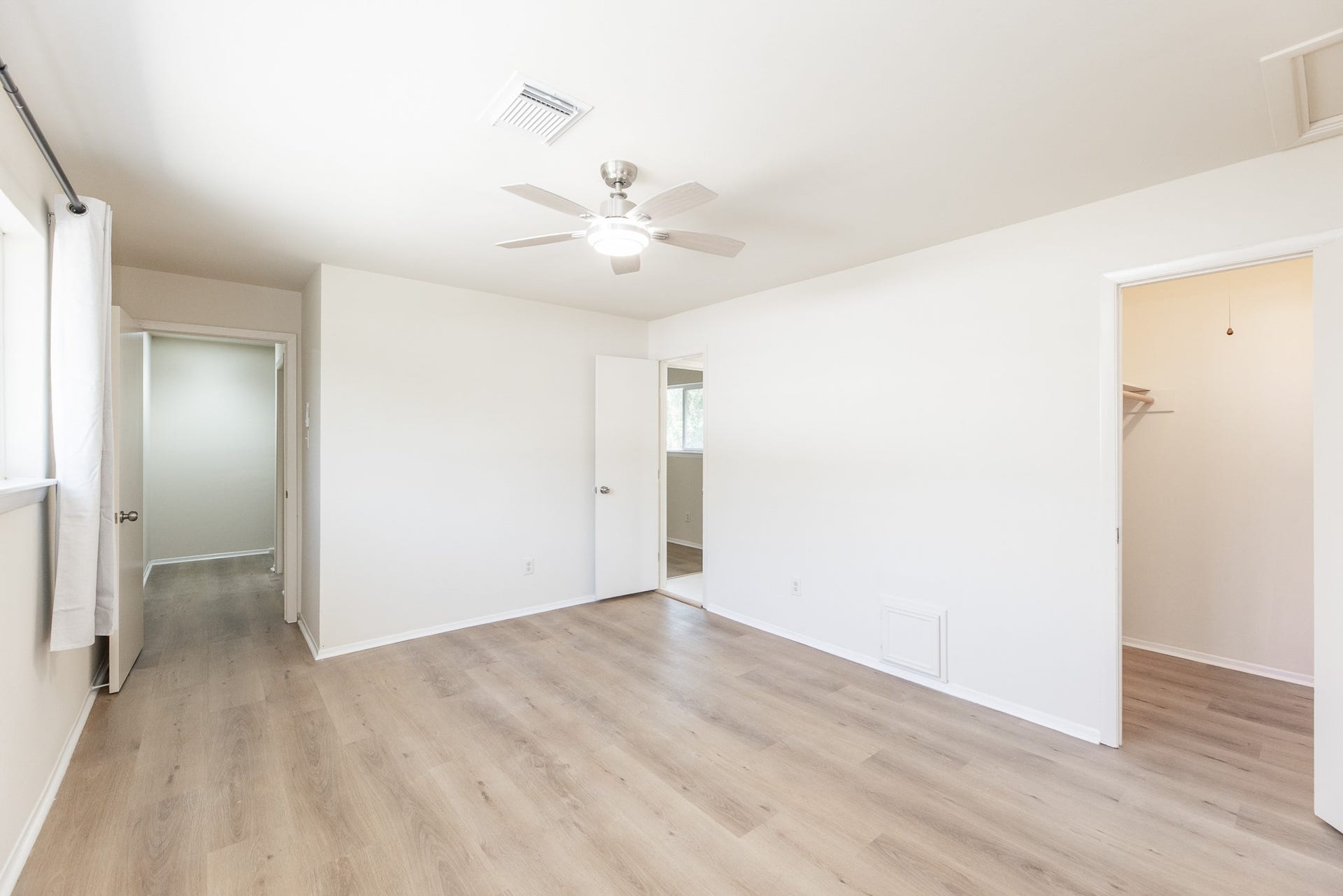 10810 Sugar Hill Drive, Houston, TX 77042 10810 Sugar Hill Drive, Houston, TX 77042