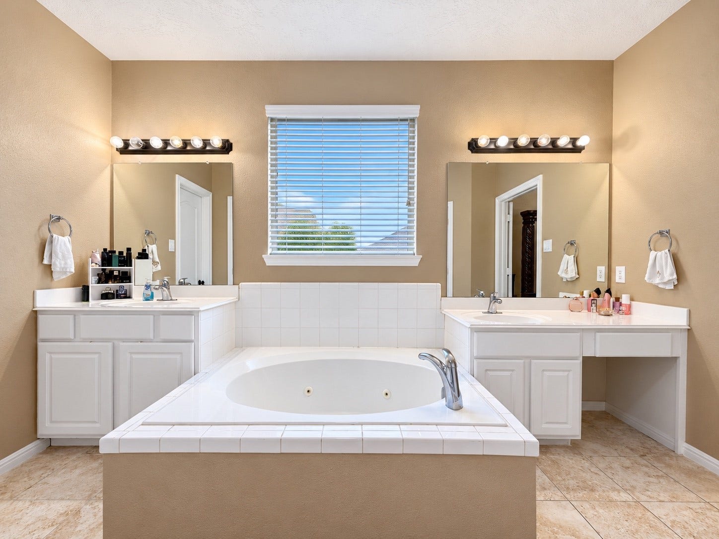 105 Kevin Court, La Porte, TX 77571 105 Kevin Court, La Porte, TX 77571