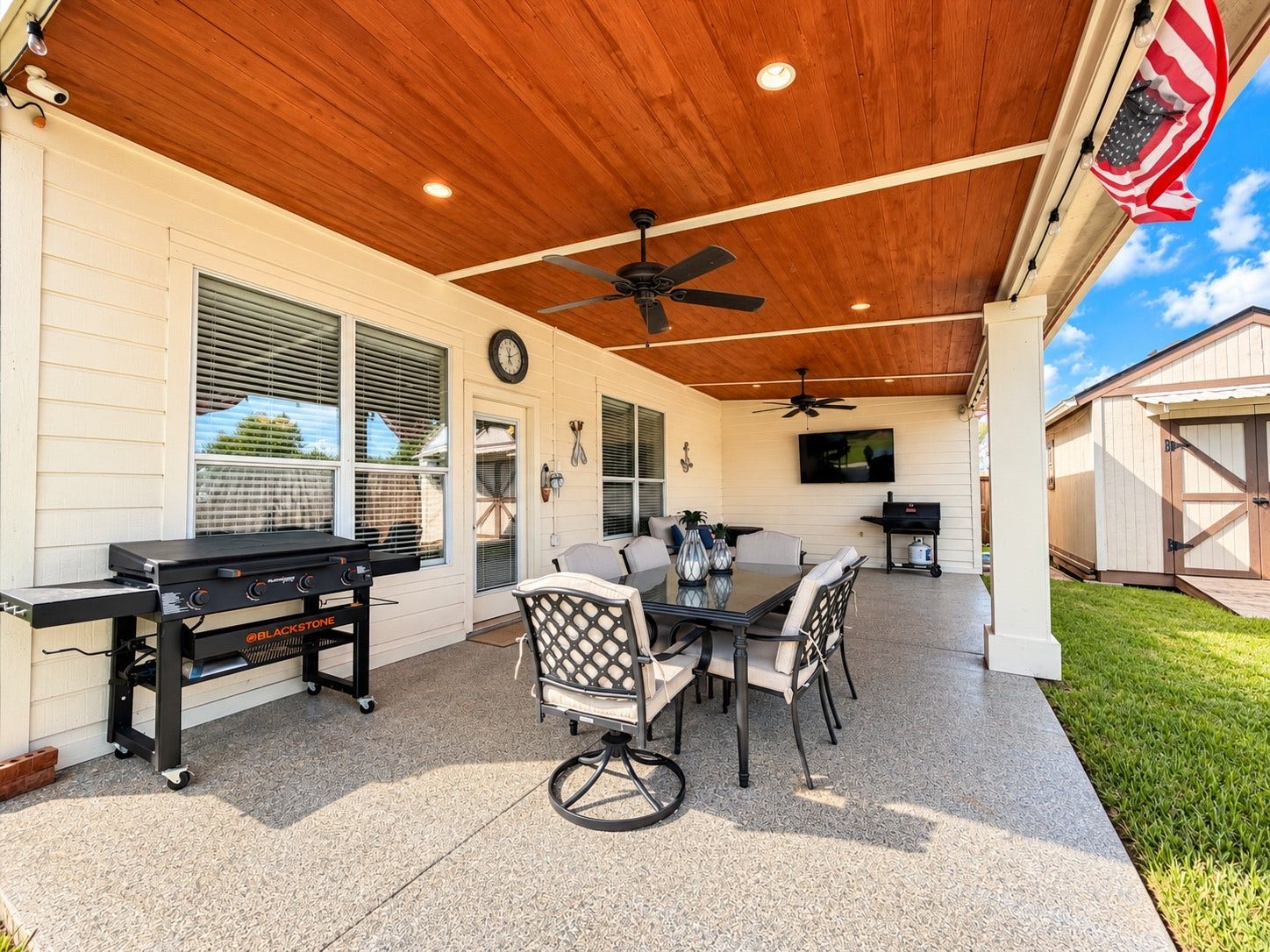105 Kevin Court, La Porte, TX 77571 105 Kevin Court, La Porte, TX 77571
