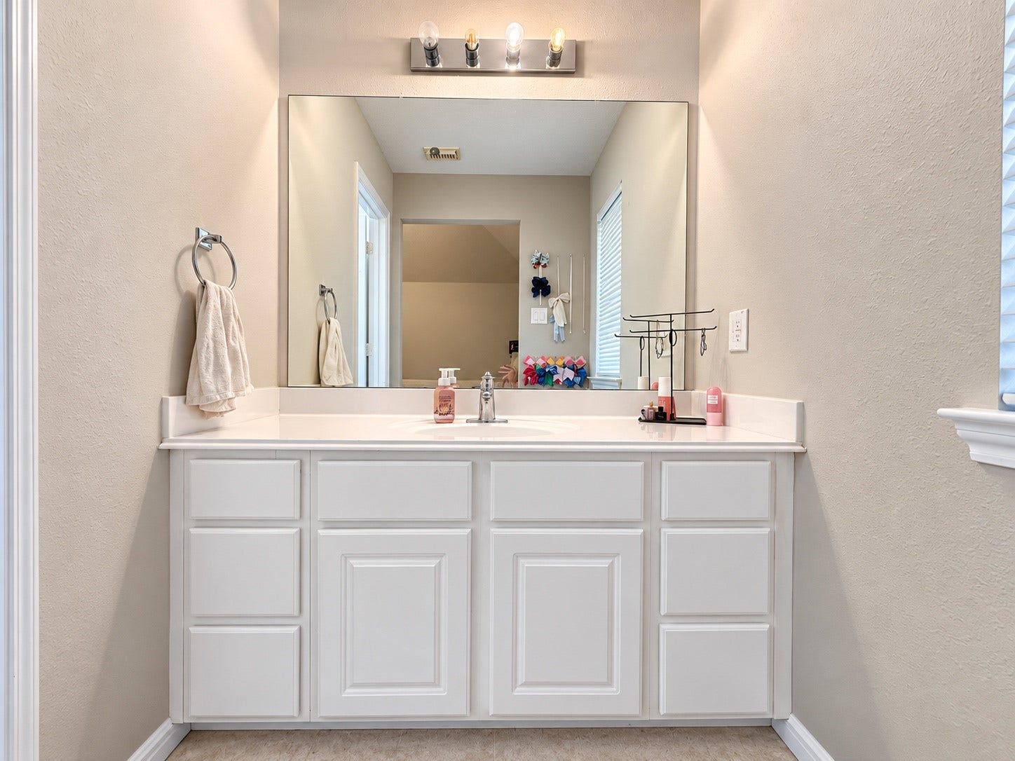 105 Kevin Court, La Porte, TX 77571 105 Kevin Court, La Porte, TX 77571
