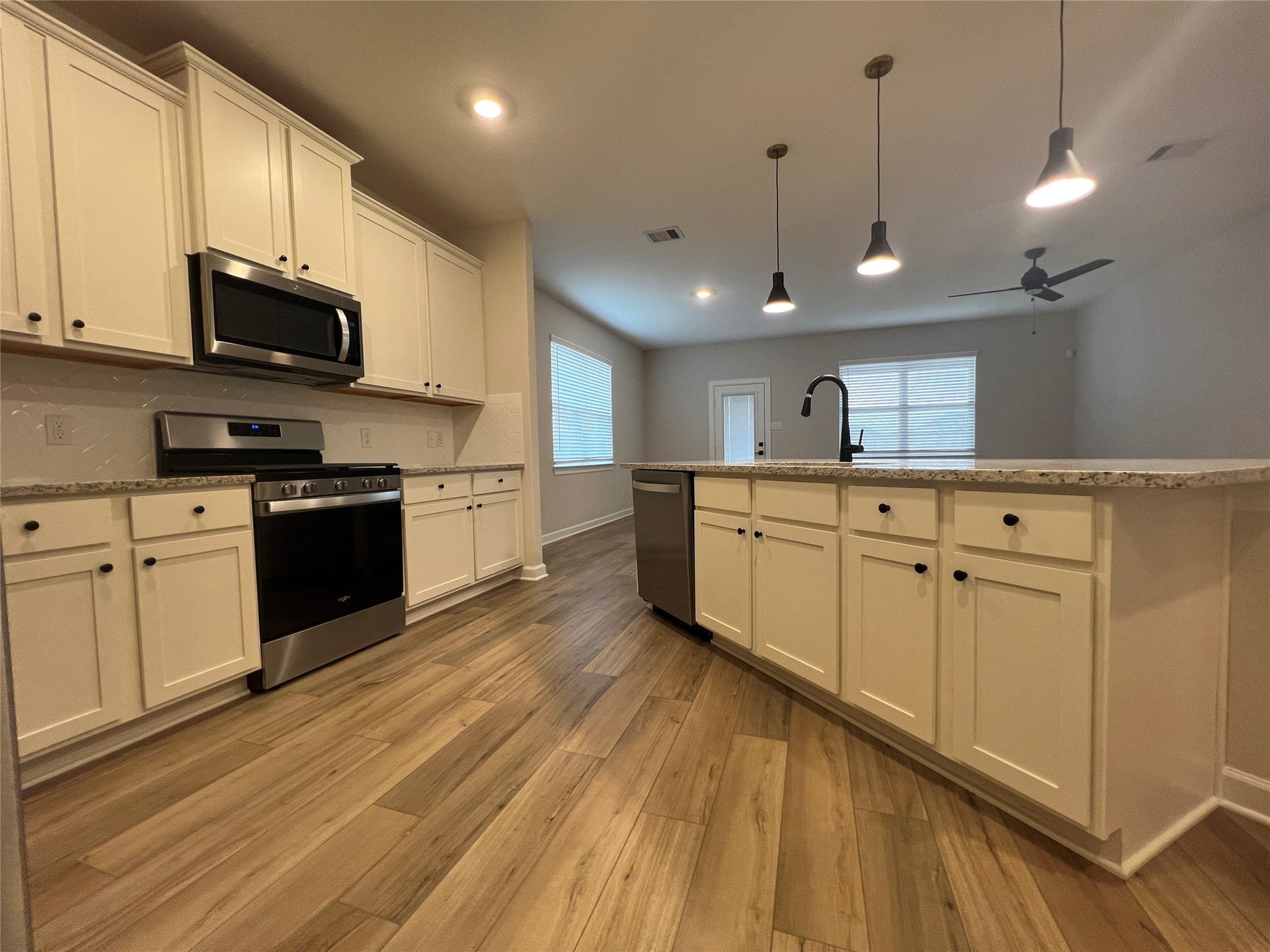 3077 Sunmoon Lane, Katy, TX 77493 3077 Sunmoon Lane, Katy, TX 77493