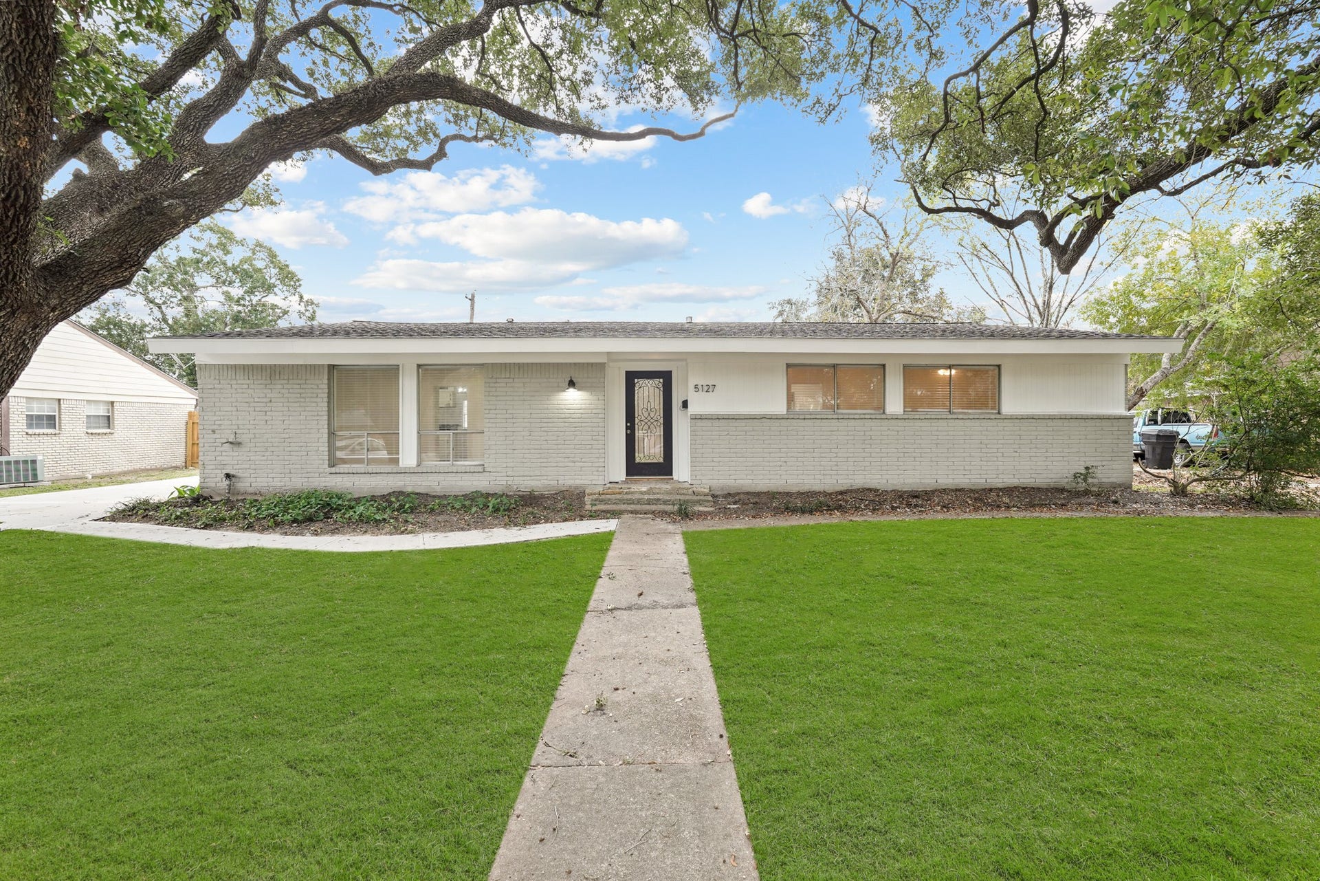 5127 W Bellfort Avenue, Houston, TX 77035