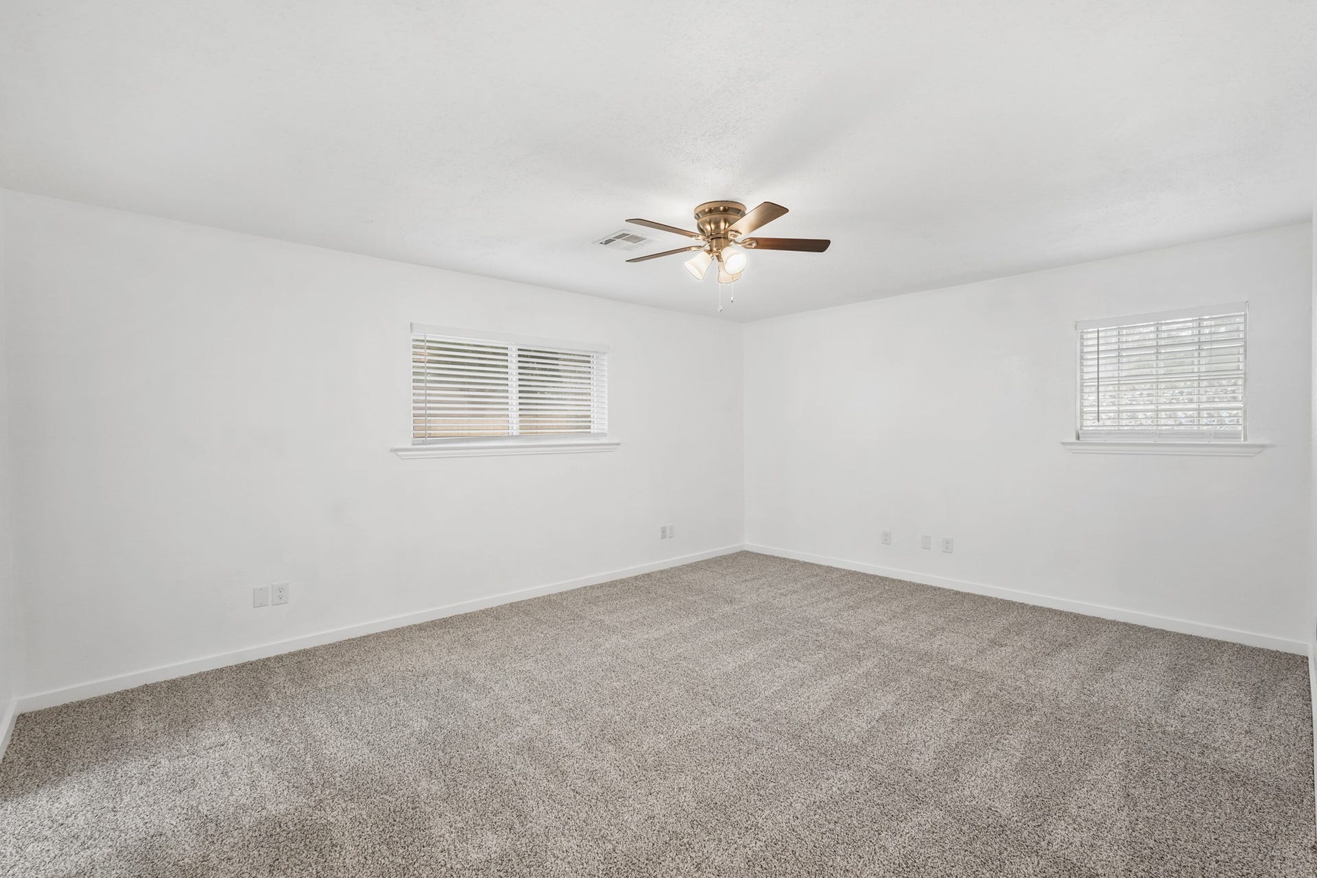 5127 W Bellfort Avenue, Houston, TX 77035