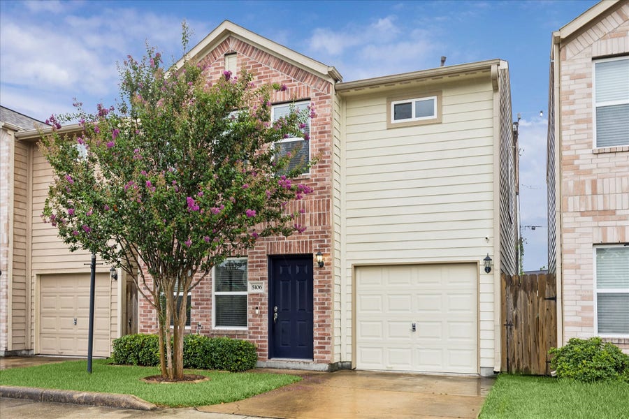 Property photo for 5106 Pinemont Place, Houston, TX