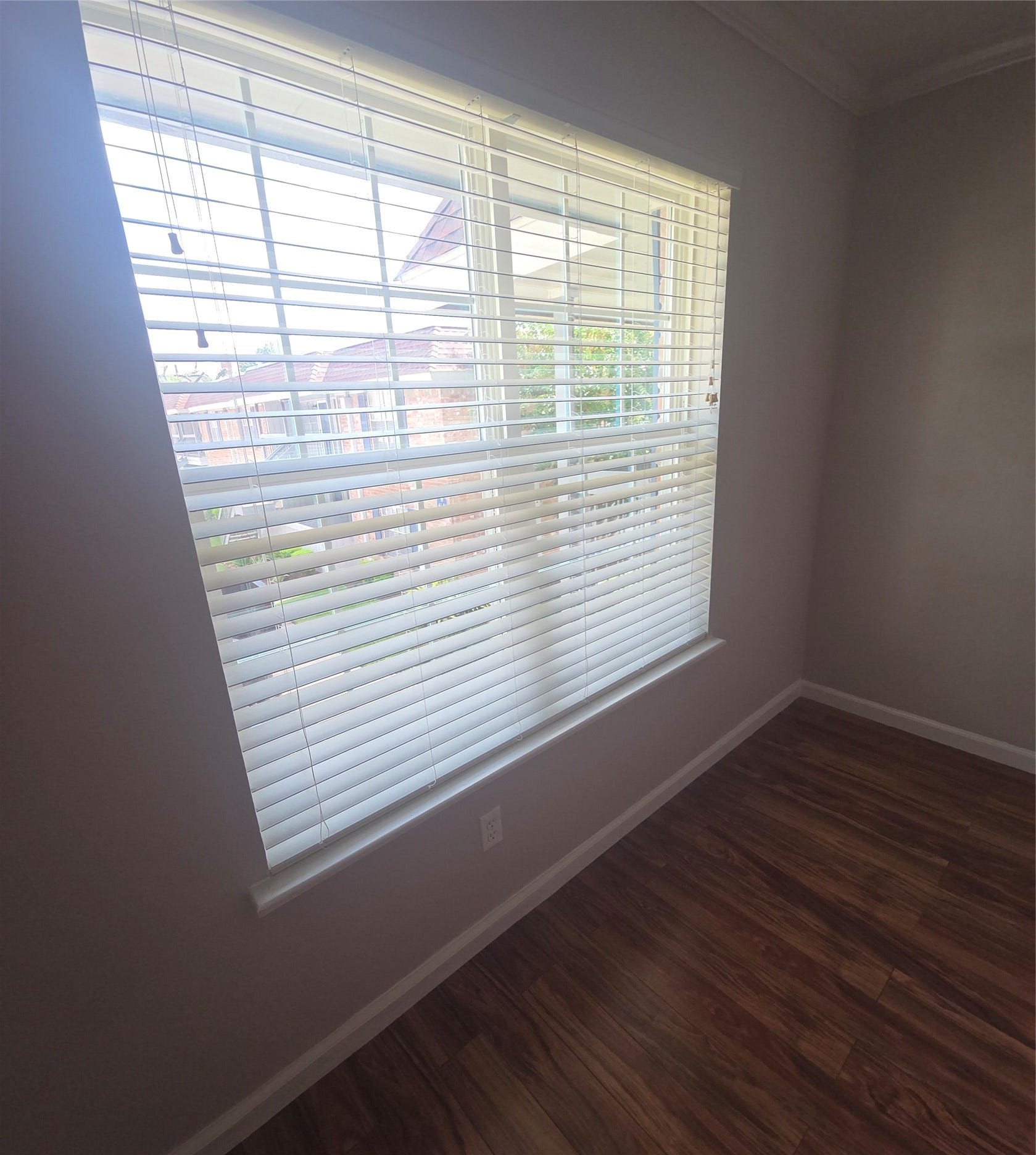 2350 Bering Drive, Houston, TX 77057 2350 Bering Drive, Houston, TX 77057