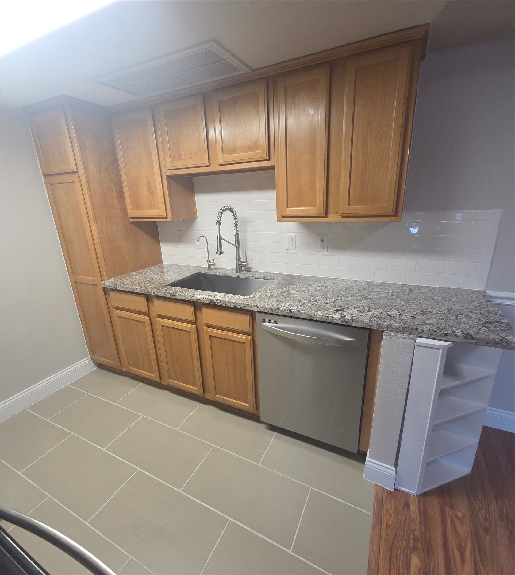 2350 Bering Drive, Houston, TX 77057 2350 Bering Drive, Houston, TX 77057