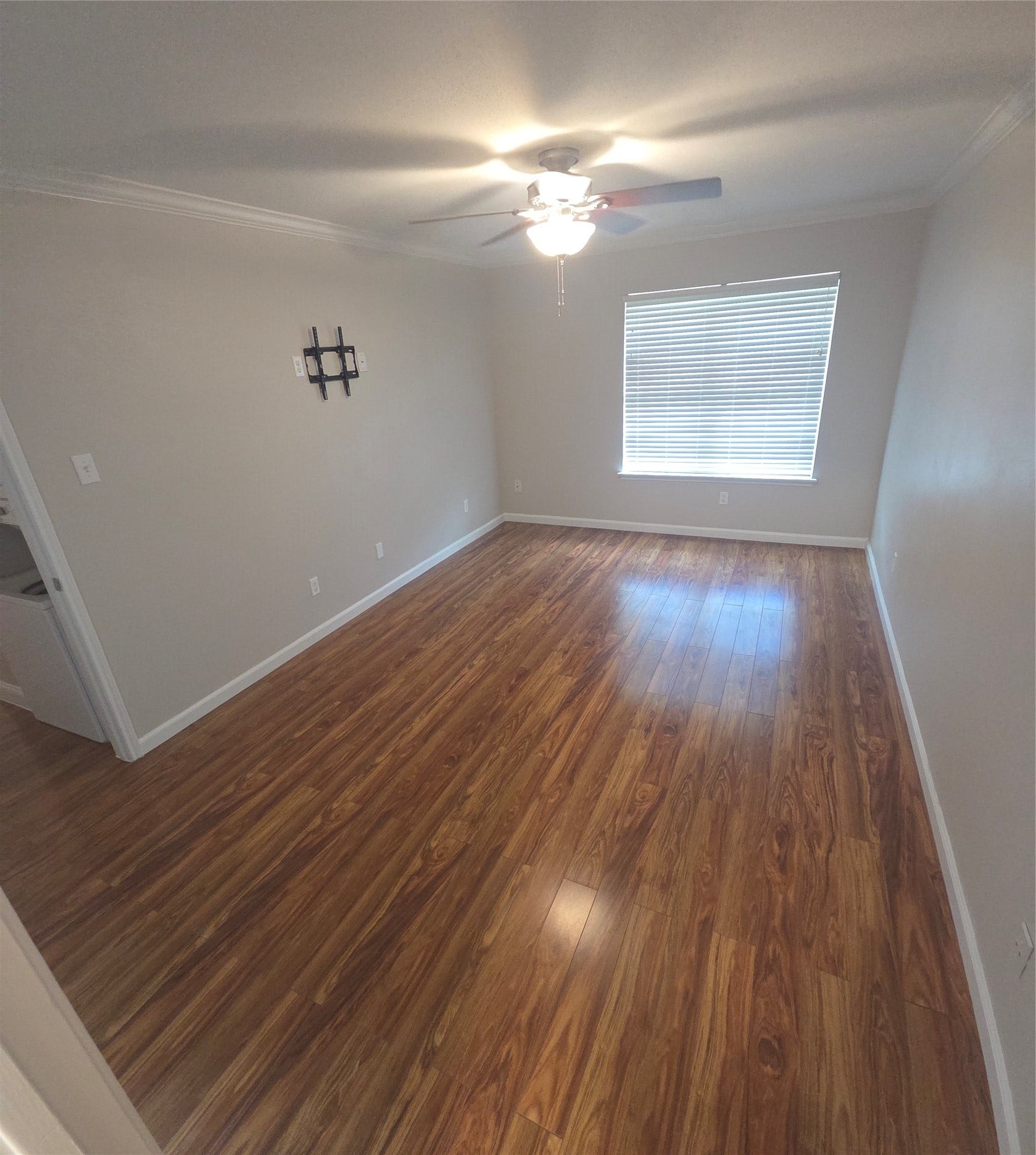 2350 Bering Drive, Houston, TX 77057 2350 Bering Drive, Houston, TX 77057