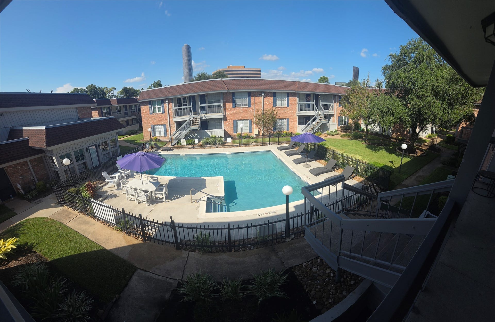 2350 Bering Drive, Houston, TX 77057 2350 Bering Drive, Houston, TX 77057