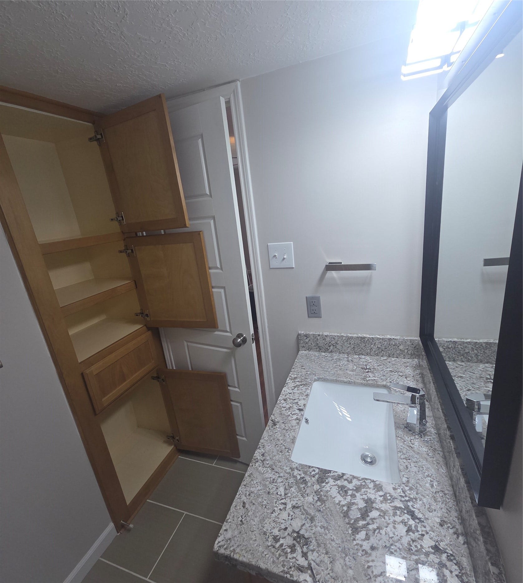 2350 Bering Drive, Houston, TX 77057 2350 Bering Drive, Houston, TX 77057