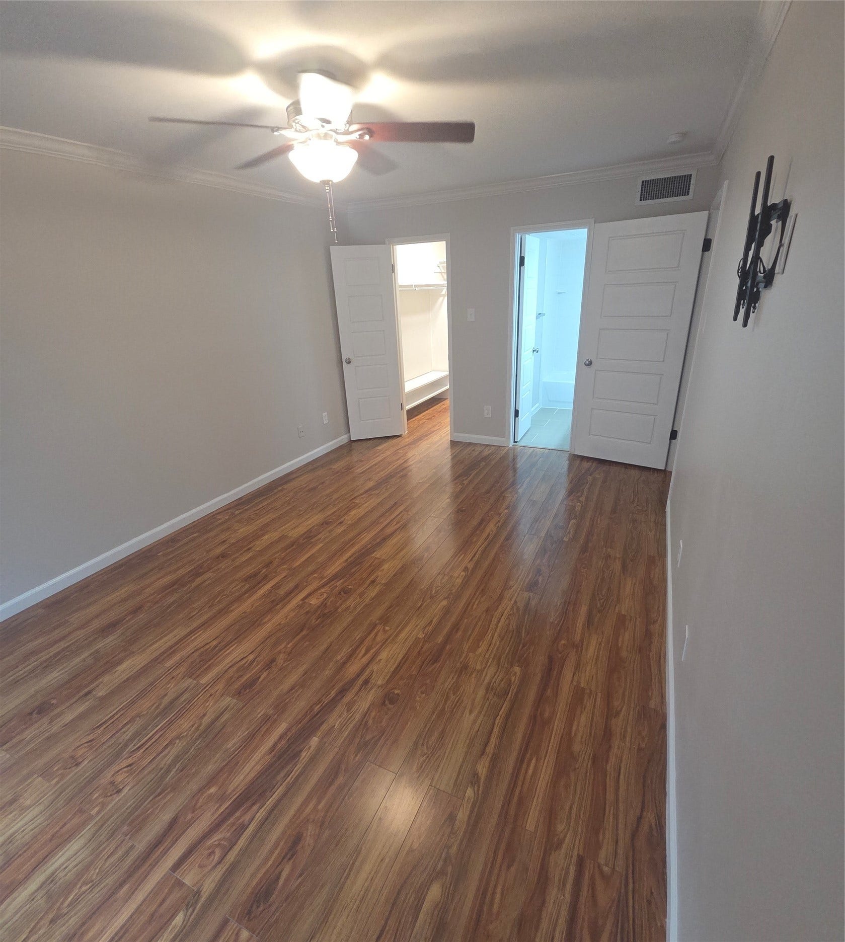 2350 Bering Drive, Houston, TX 77057 2350 Bering Drive, Houston, TX 77057