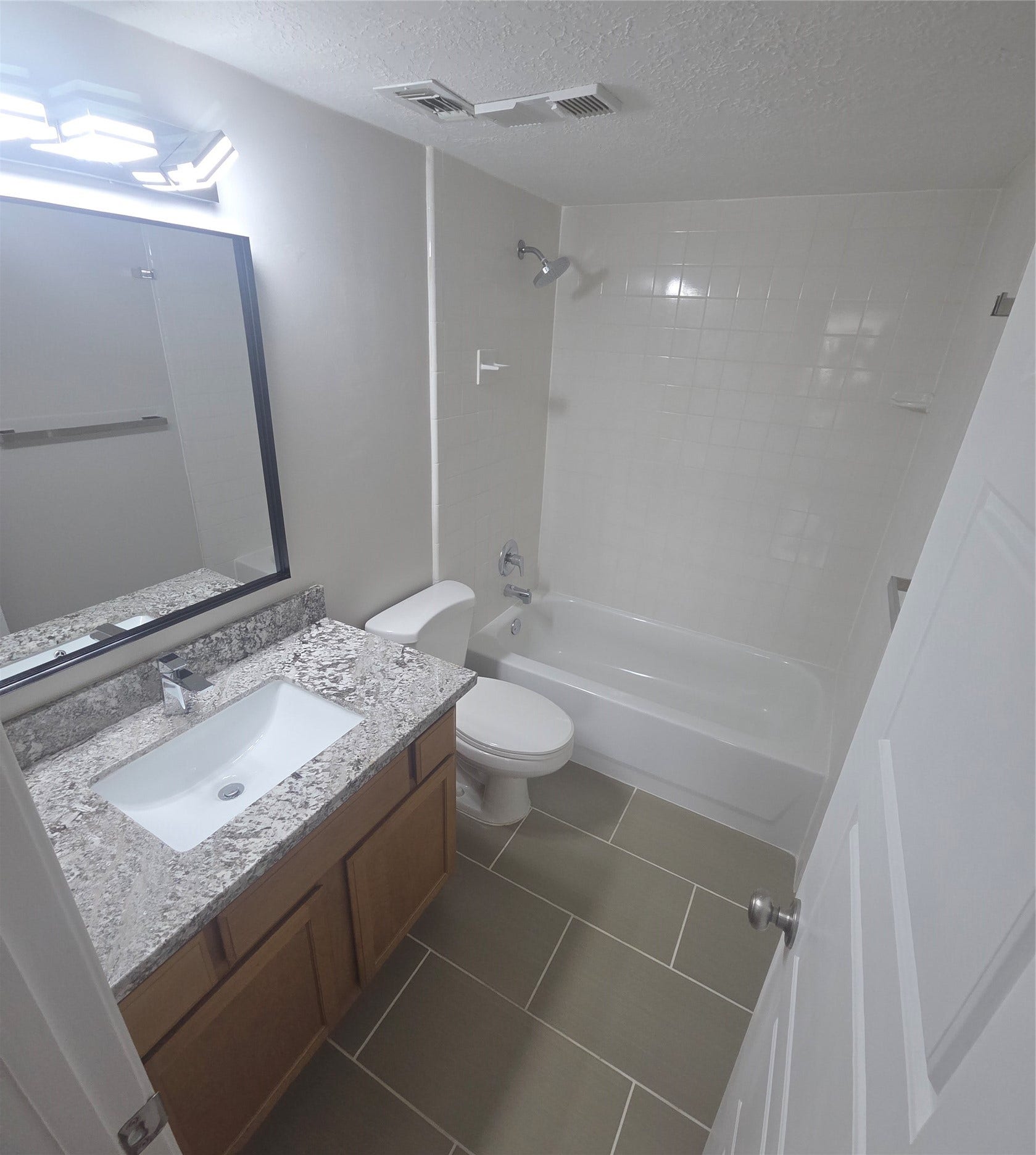 2350 Bering Drive, Houston, TX 77057 2350 Bering Drive, Houston, TX 77057