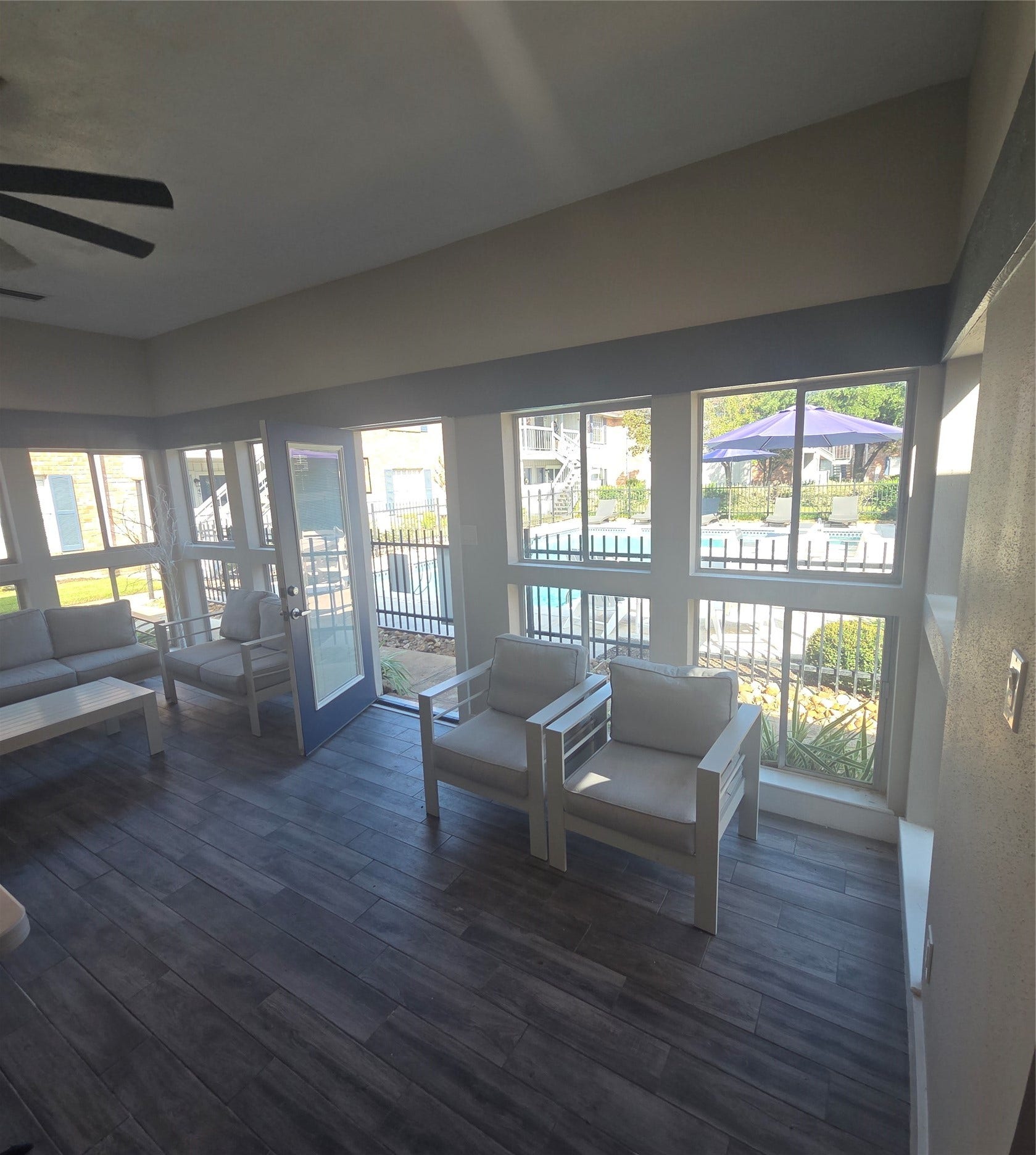 2350 Bering Drive, Houston, TX 77057 2350 Bering Drive, Houston, TX 77057