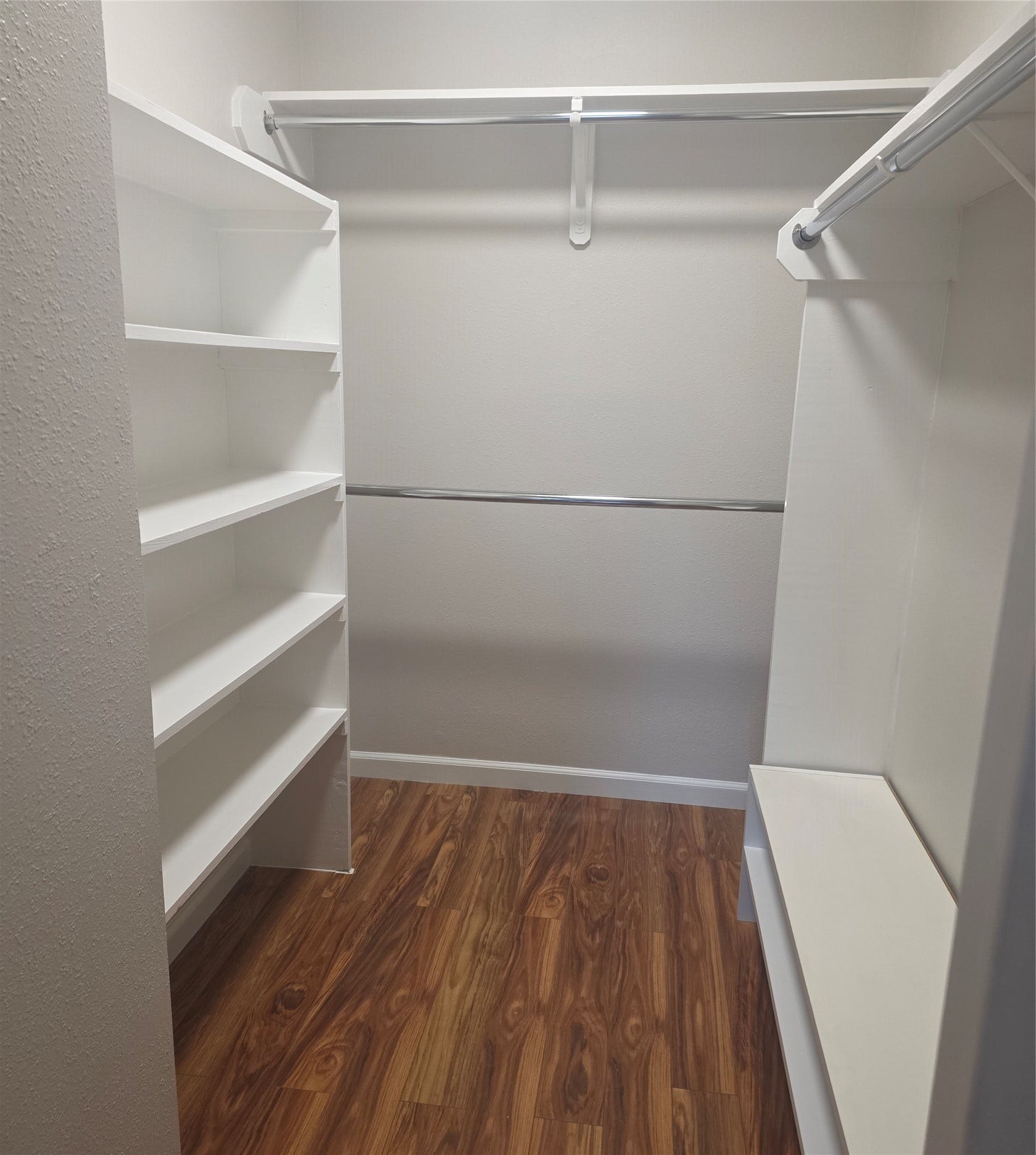 2350 Bering Drive, Houston, TX 77057 2350 Bering Drive, Houston, TX 77057