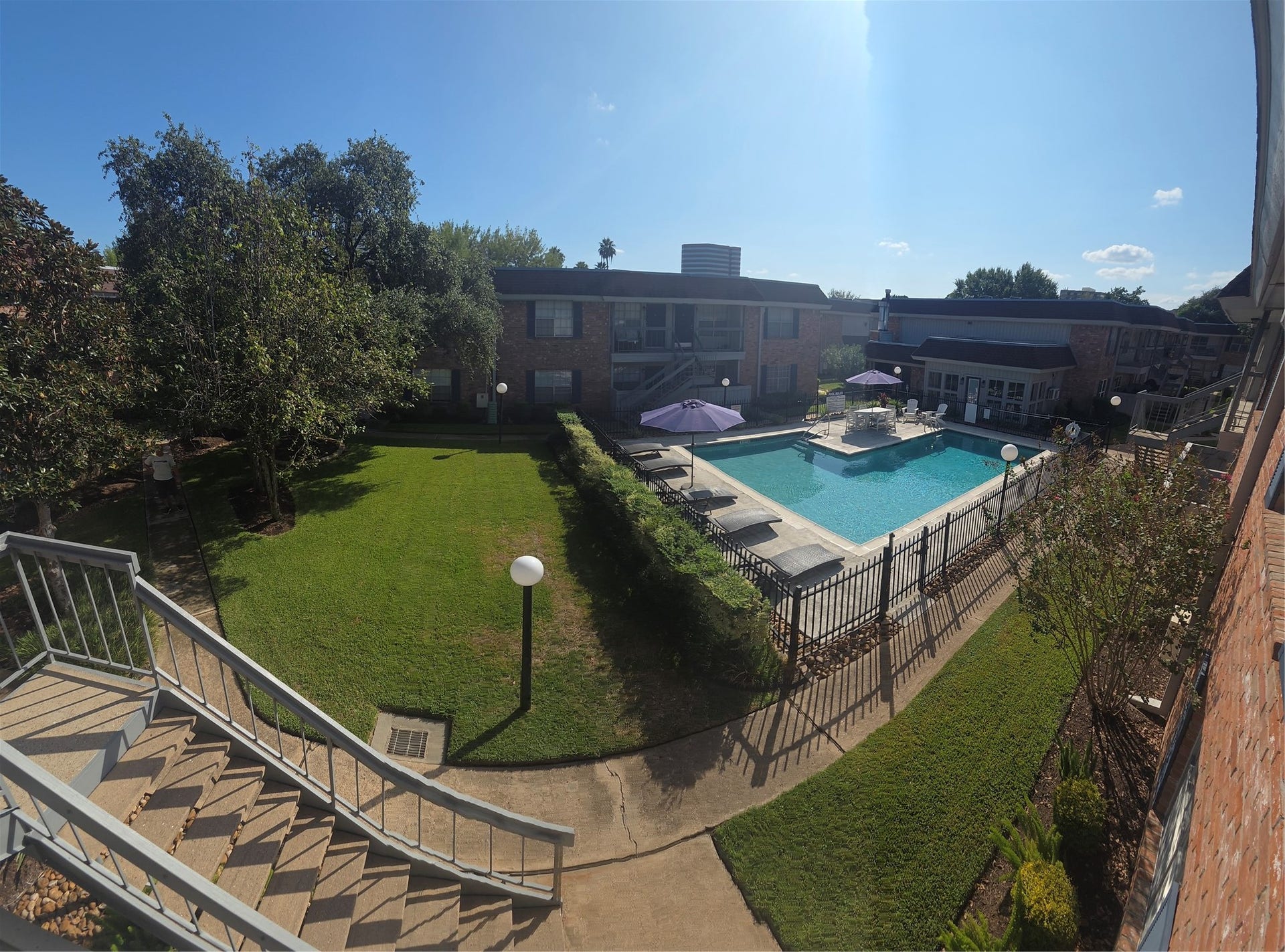 2350 Bering Drive, Houston, TX 77057 2350 Bering Drive, Houston, TX 77057