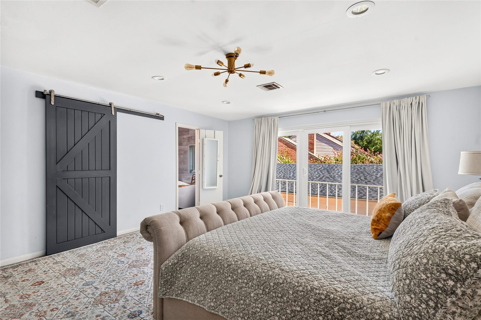 444 E Fair Harbor Lane, Houston, TX 77079 Primary bedoom