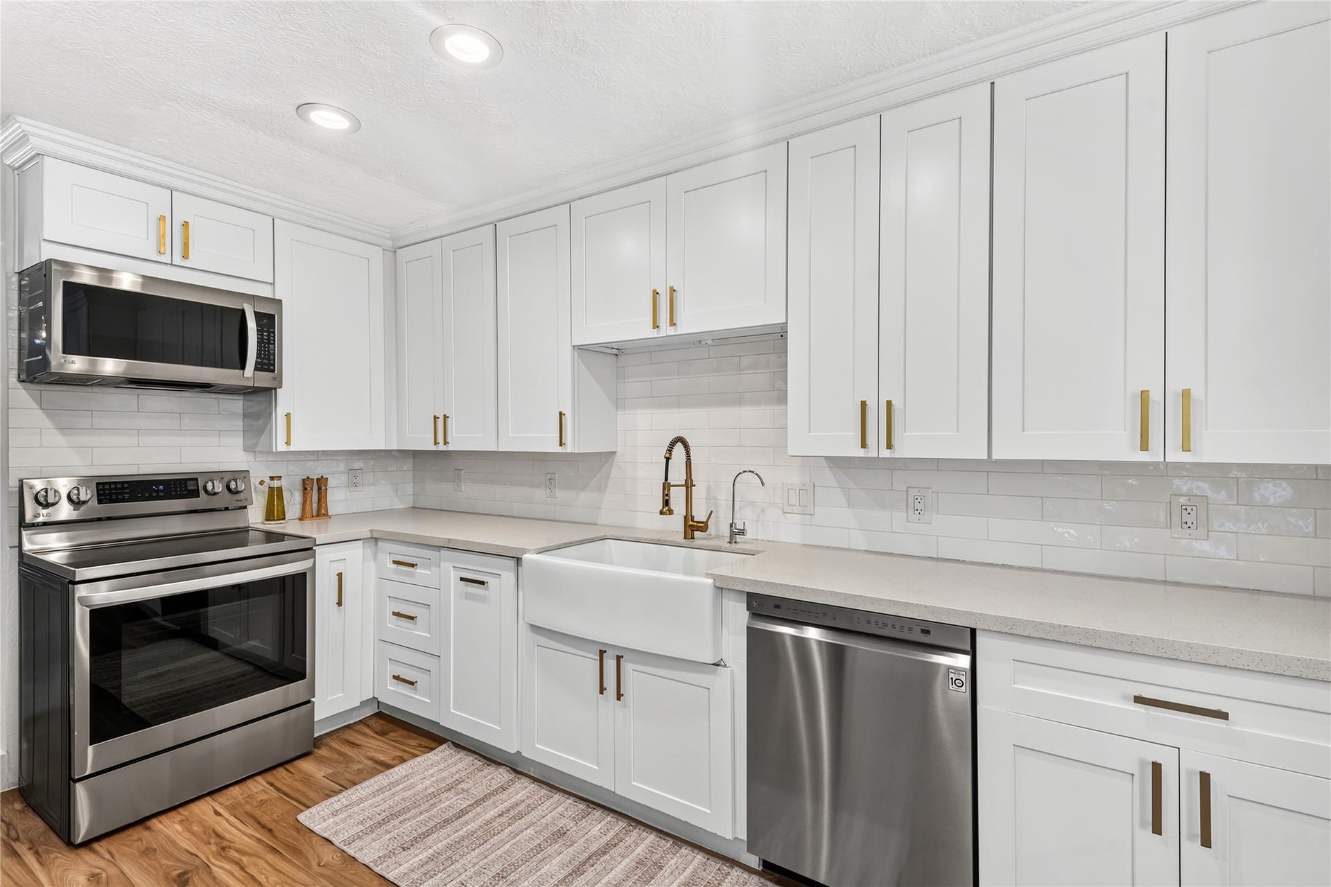 444 E Fair Harbor Lane, Houston, TX 77079 444 E Fair Harbor Lane, Houston, TX 77079