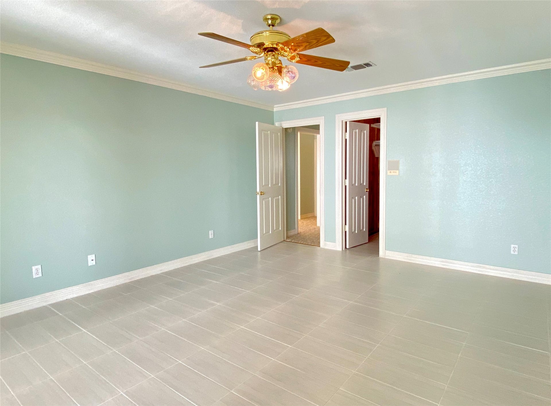 919 Long Reach Drive, Tiki Island, TX 77554 919 Long Reach Drive, Tiki Island, TX 77554
