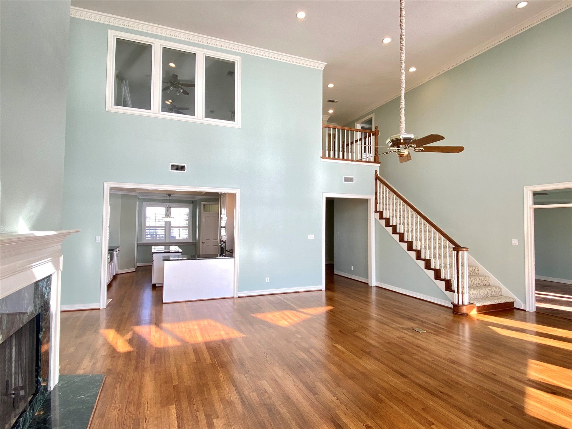 919 Long Reach Drive, Tiki Island, TX 77554 Open floor plan off of the kitchen allows for easy entertaining.