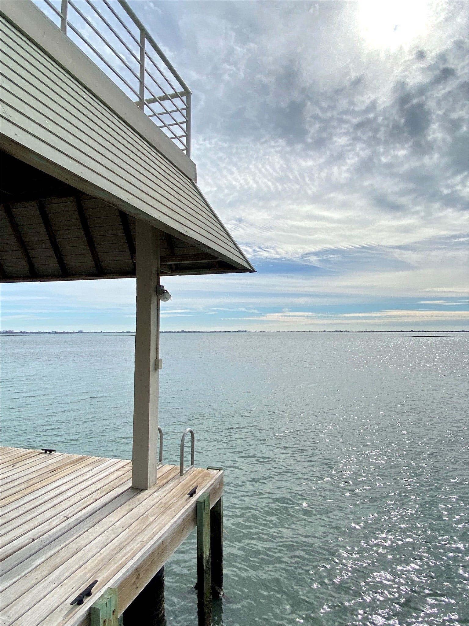 919 Long Reach Drive, Tiki Island, TX 77554 919 Long Reach Drive, Tiki Island, TX 77554