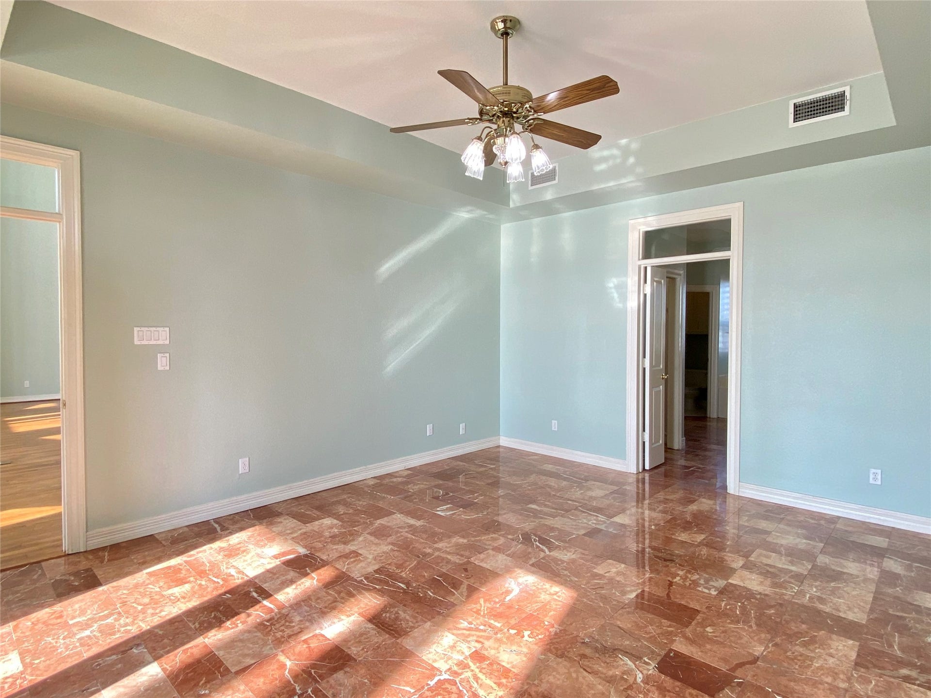919 Long Reach Drive, Tiki Island, TX 77554 919 Long Reach Drive, Tiki Island, TX 77554
